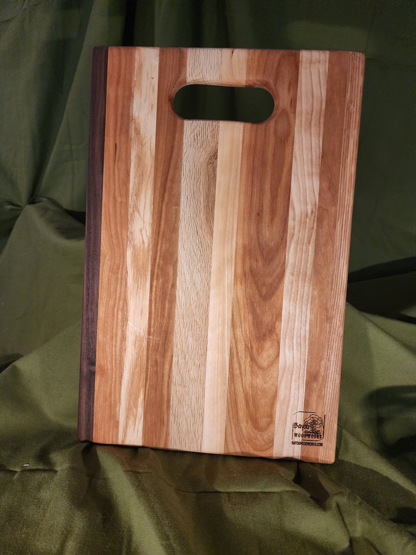 Large Charcuterie Board — Mixed Hardwoods — 10.5×16×0.625